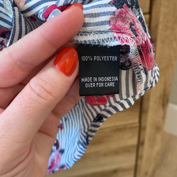 Floral Button-Up Blouse - Small - Picture 6 of 7